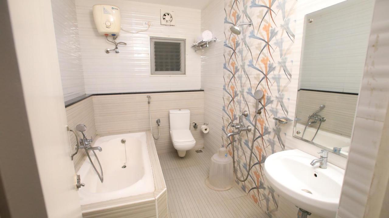 Hotel R-hotels Rithikha Porur *