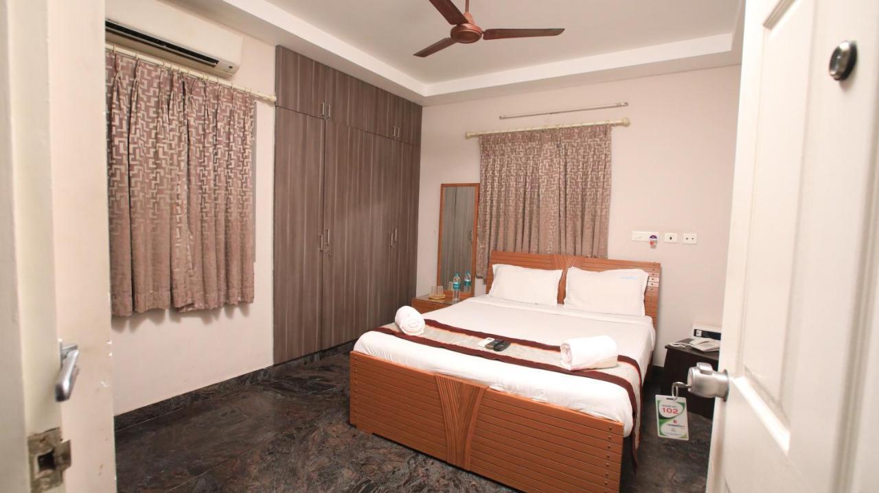 R-hotels Rithikha Porur Hotel *